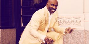 Comedian Steve Harvey Selling NFT for Charity, Holds Bitcoin and Ethereum