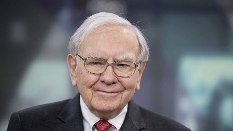 You are currently viewing Warren Buffett’s Berkshire Hathaway Invests in Bitcoin-Friendly Digital Bank