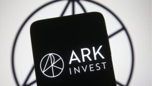 Read more about the article Cathie Wood Bought the Dip: Ark Invest Purchases One Million GBTC Shares