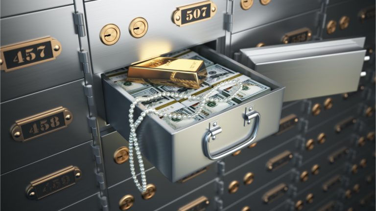 Read more about the article FBI Seizes 800 Beverly Hills Safety Deposit Boxes With $86M, Attorneys Claim Fed’s Raid ‘Unconstitutional’