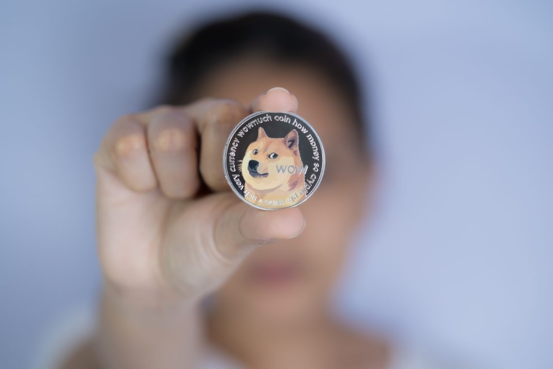 You are currently viewing User sues Coinbase for misleading advertising on Dogecoin