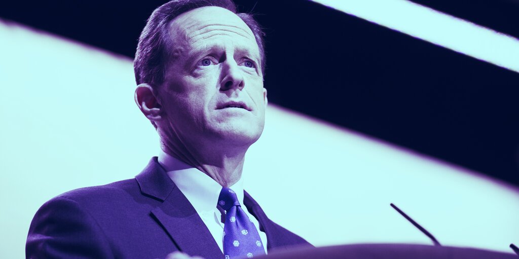 You are currently viewing Sen. Toomey Called Out Proposed Crypto Rule, Then Bought Bitcoin and Ethereum Shares