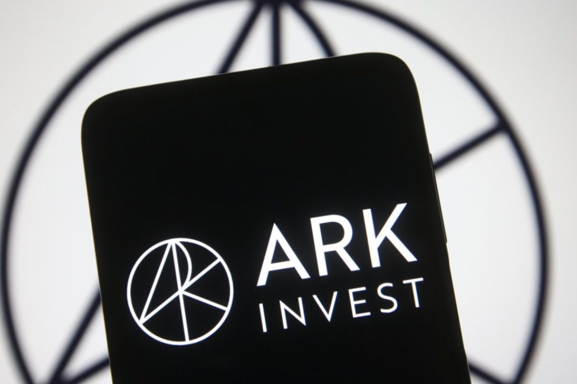 You are currently viewing Ark Invest bought 225,000 shares of Square stock