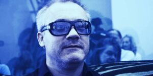 Damien Hirst Forces Buyers to Make a Choice: Physical Art or NFTs?