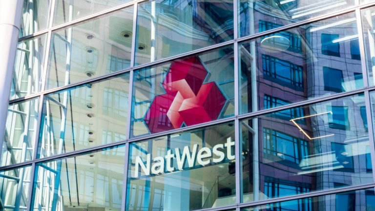 You are currently viewing After Barclays and Santander, UK Bank Natwest Blocks Payments to Binance