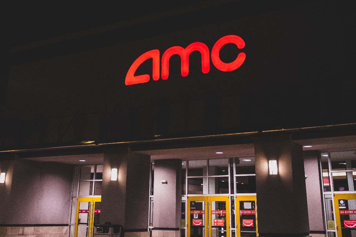 You are currently viewing AMC accepts payments in bitcoin and shares soar