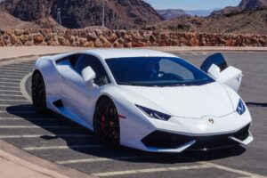 Read more about the article When Lambo? Official Lamborghini NFTs are now on their way