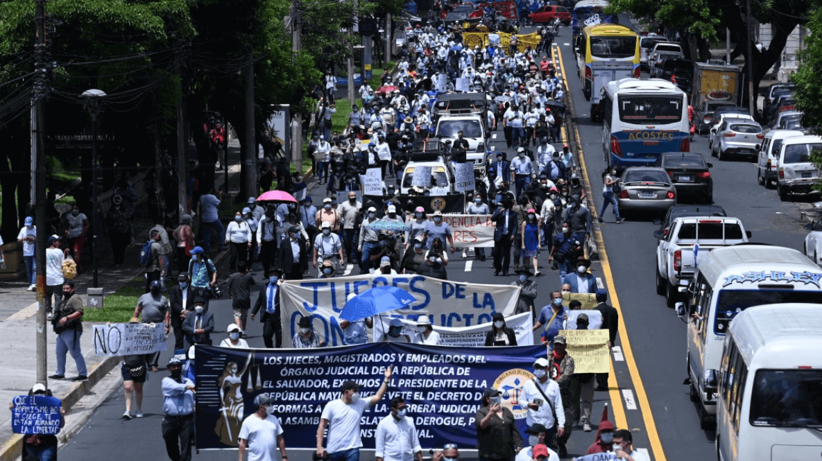 You are currently viewing Protests in El Salvador intensify following the passing of the Bitcoin Law