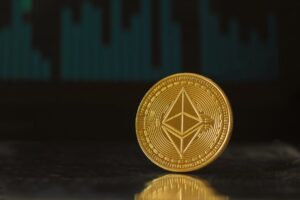 Read more about the article Ethereum and Solana Price Analysis and Trends