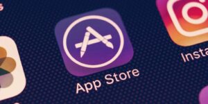 Read more about the article Apple Blocks Ethereum Wallet Gnosis Safe From App Store Over NFTs