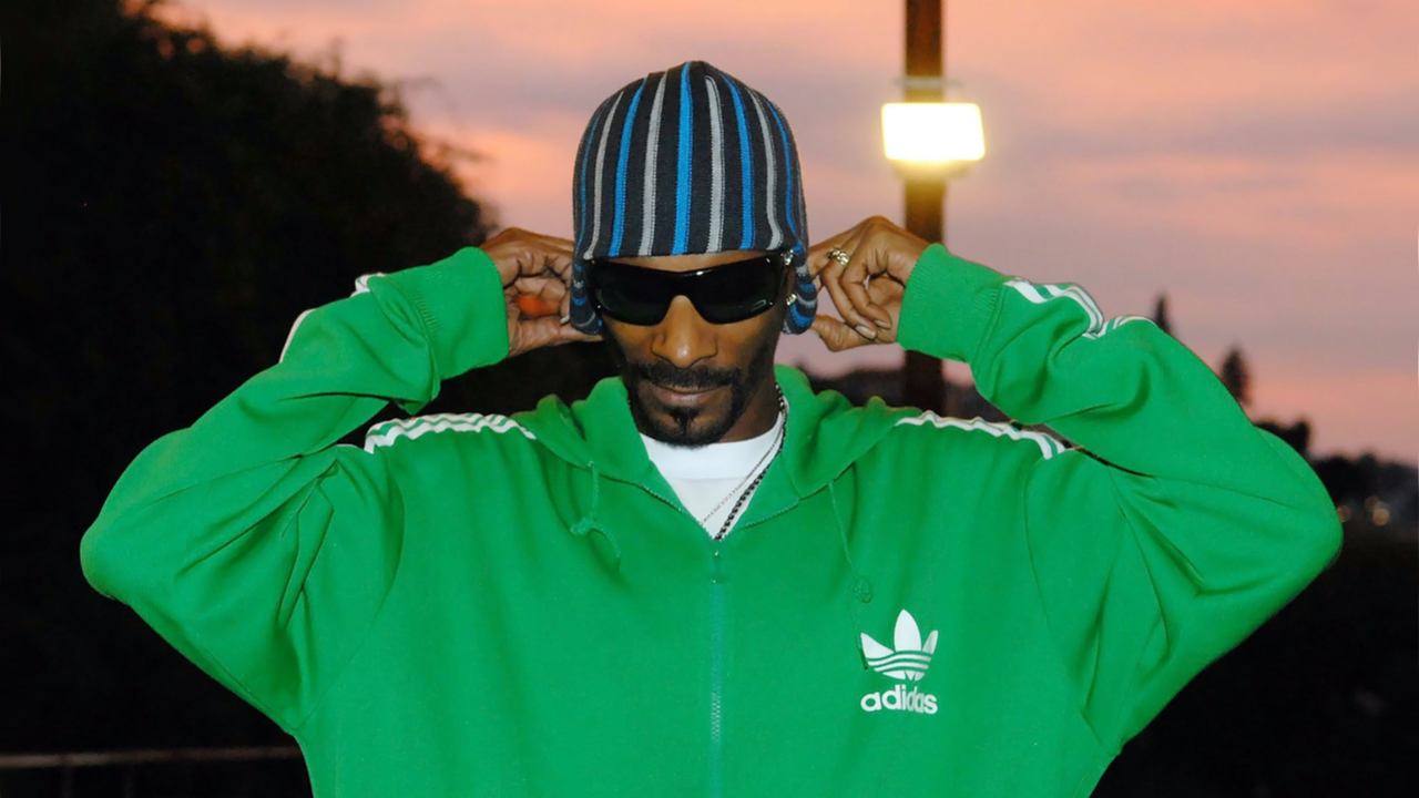 You are currently viewing Snoop Dogg Partners With Virtual Blockchain World Sandbox — Rapper Plans to Recreate His Mansion and Drop NFTs