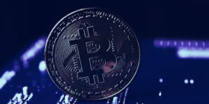 Read more about the article Invesco Drops Bitcoin Futures ETF Filing