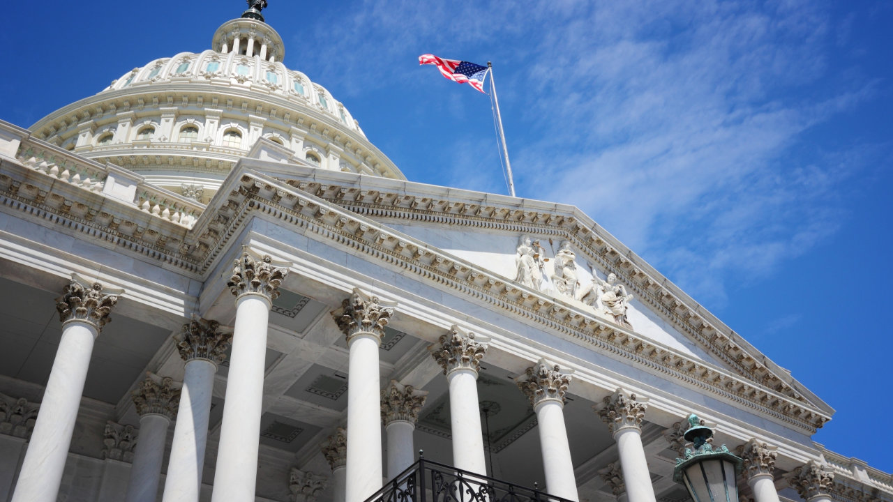 You are currently viewing US Lawmakers Urge Fed Chair Jerome Powell to Support Crypto Innovation