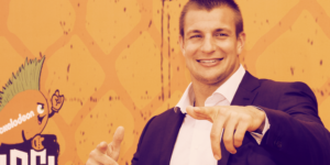 Read more about the article NFL Star Rob Gronkowski Joins Tom Brady’s Autograph NFT Platform