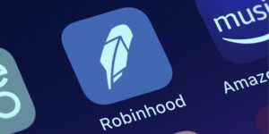 Read more about the article Robinhood App Downloads Plunged 78%, Binance 50% Amid Crypto Summer Doldrums