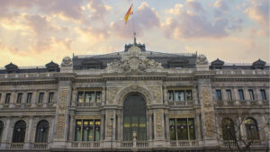 Read more about the article Bank of Spain Criticizes El Salvador’s Foray Into Bitcoin