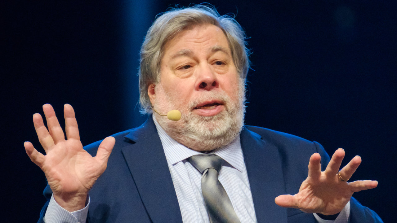 You are currently viewing Apple Co-Founder Steve Wozniak Warns Governments Will Never Allow Crypto to Be Out of Their Control