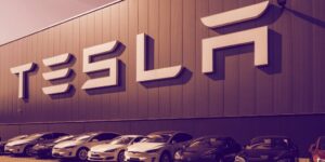 Read more about the article Tesla Confirms It ‘May in the Future’ Resume Accepting Bitcoin: SEC Filing