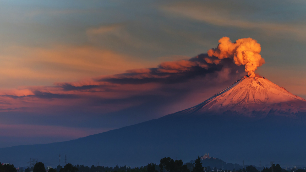 You are currently viewing Salvadoran Ecologist Claims Nayib Bukele’s Volcano-Powered Bitcoin Mine Will ‘End in Environmental Disaster’