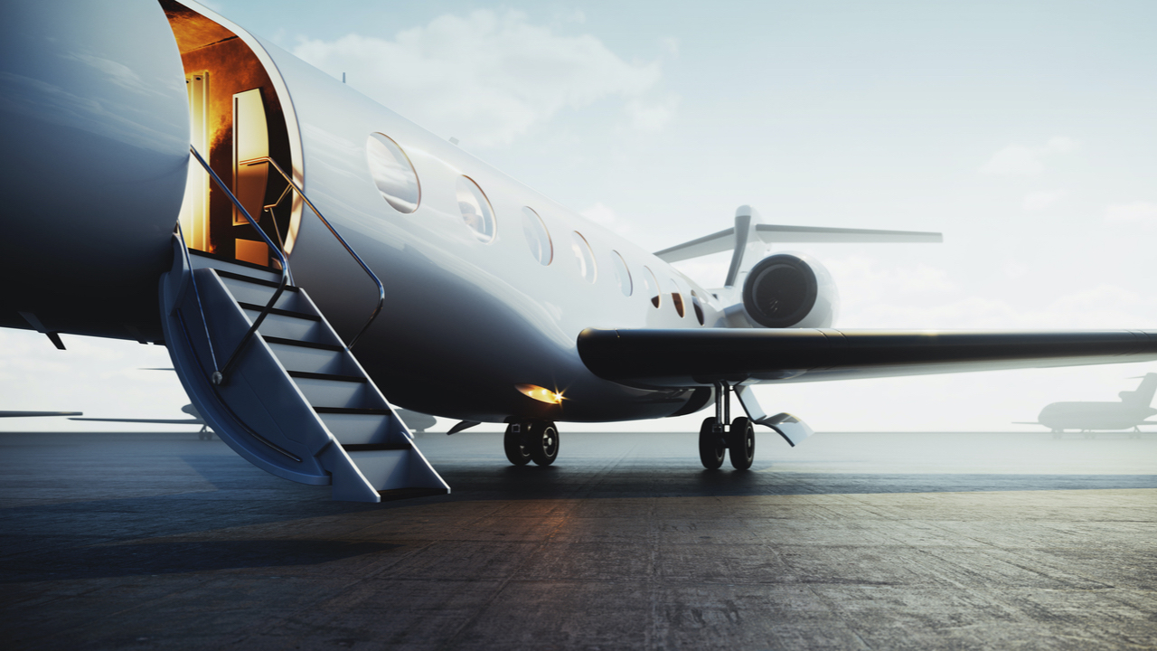 You are currently viewing Stratos Jet Charters Reveals Crypto Payment Acceptance for Flights via FTX Pay