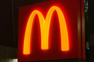 Read more about the article Elon Musk wants McDonald’s to accept Dogecoin