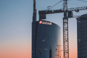 Read more about the article UniCredit against Bitcoin: protest on Twitter