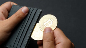 Read more about the article Devere Group CEO Predicts 3 Countries Will Adopt Bitcoin as Legal Tender This Year