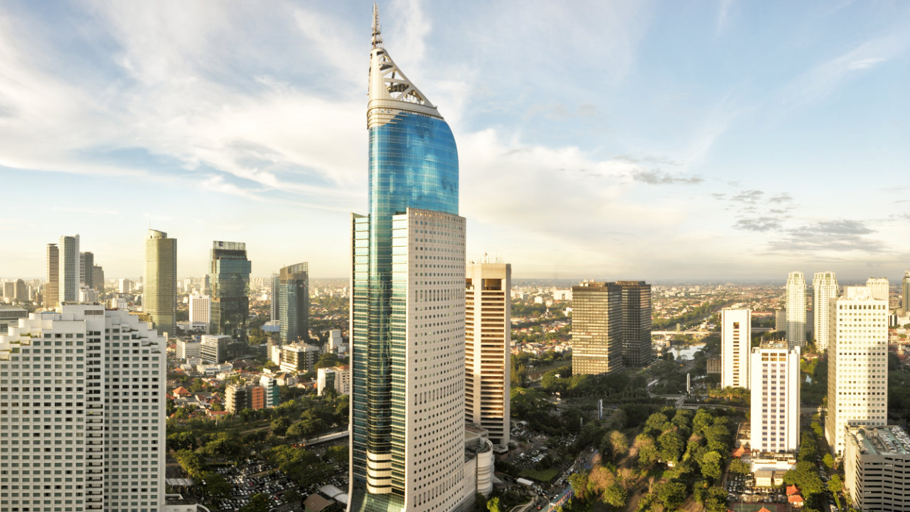 You are currently viewing Indonesia’s Regulator Prohibits Financial Firms From Facilitating Crypto Trading