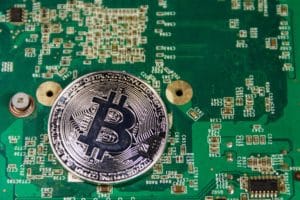 Kosovo, ban on Bitcoin mining: miners sell equipment