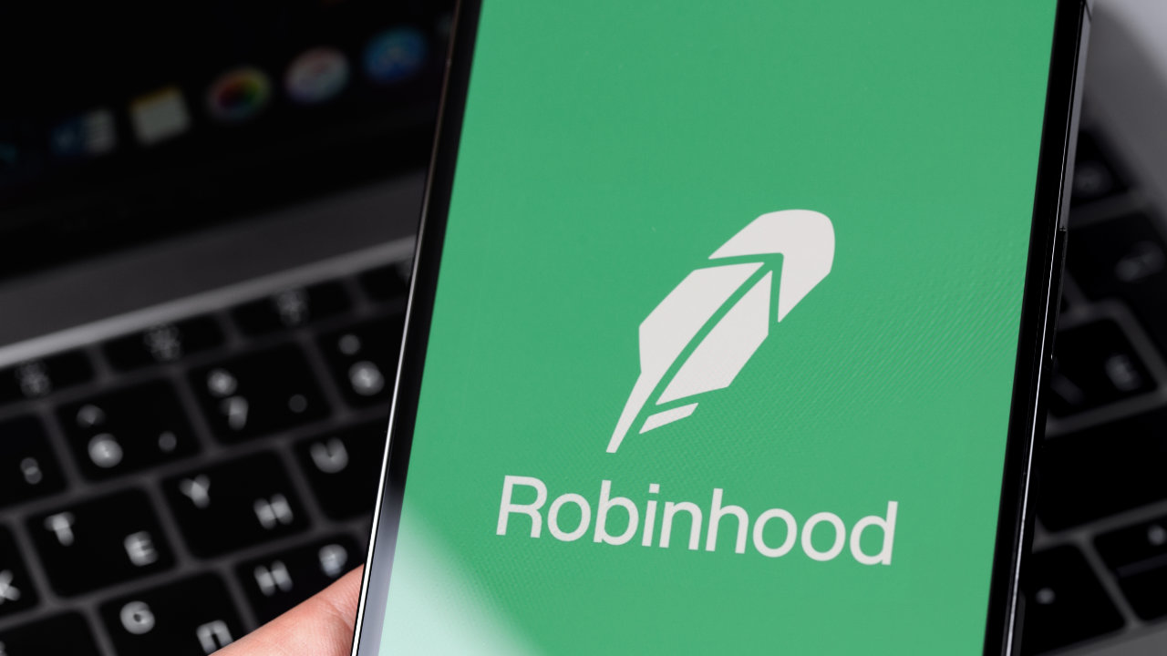 You are currently viewing Robinhood Begins Rolling Out Crypto Wallets to Select Customers