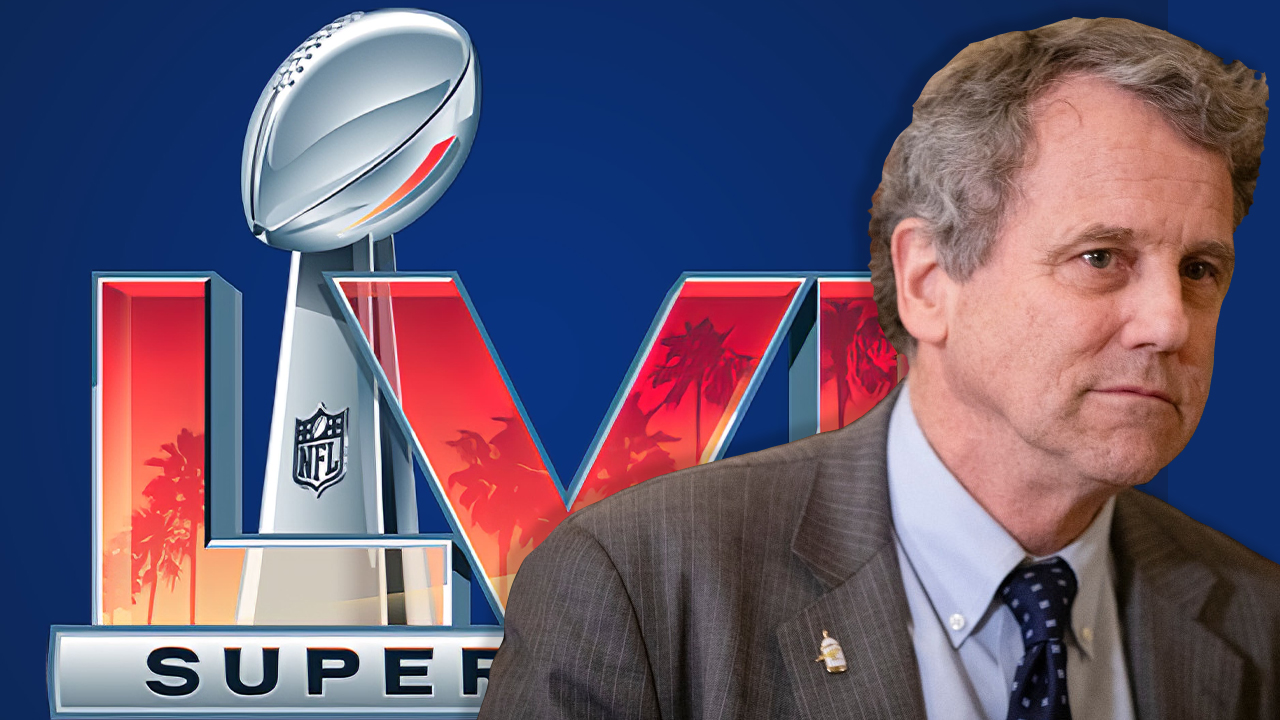 You are currently viewing US Senate Banking Chief Criticizes Super Bowl Crypto Ads, Claims ‘Big Crypto Companies Are Desperate’