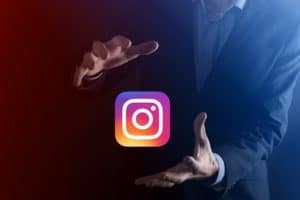 Read more about the article Russia blocks Instagram: war on social media