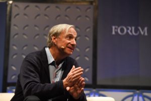 Read more about the article Ray Dalio’s fund invests in cryptocurrencies (and the price of BTC goes up)