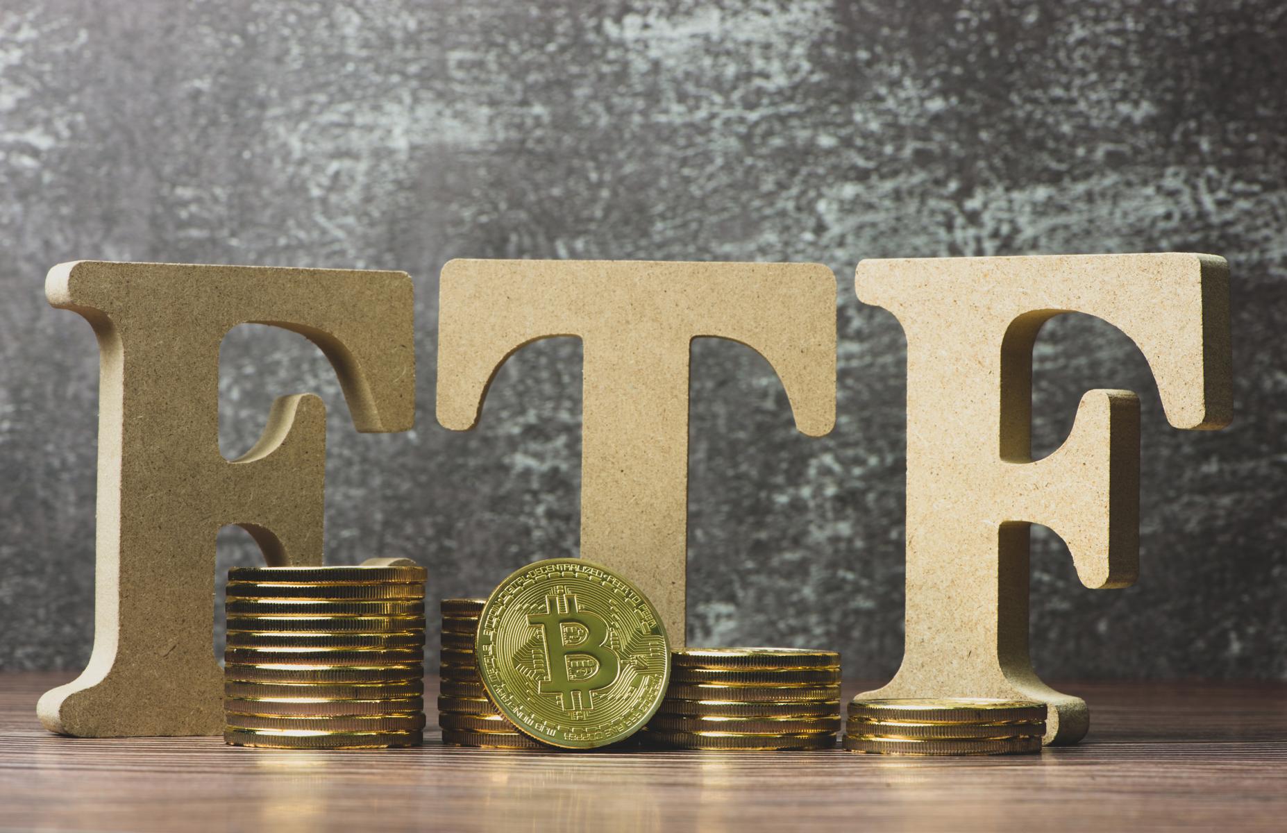 You are currently viewing BlackRock and VanEck Lead Bitcoin ETF Proposals