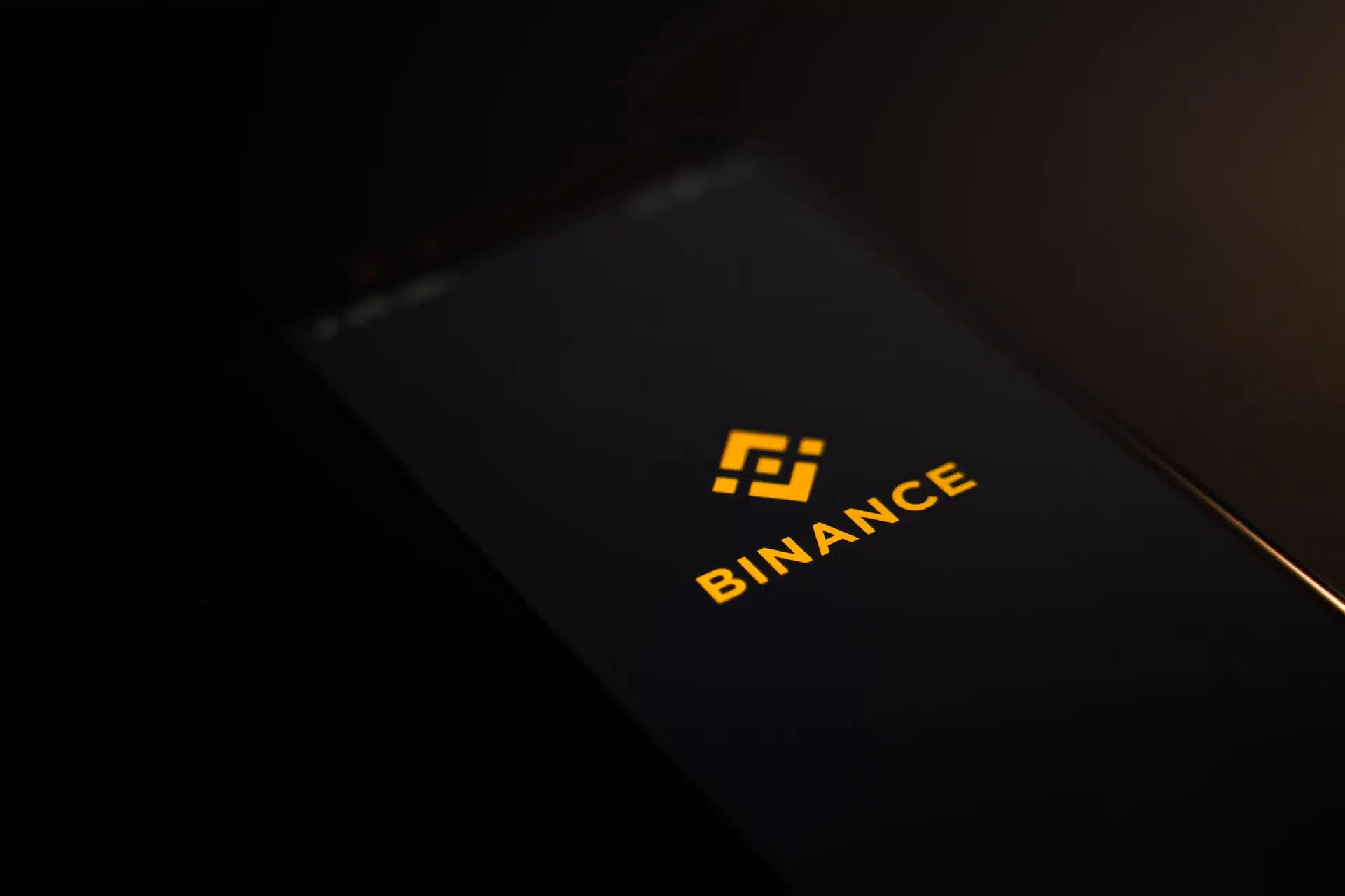 You are currently viewing Binance Coin Rebounds: Will BNB Reach $350 in January 2024?