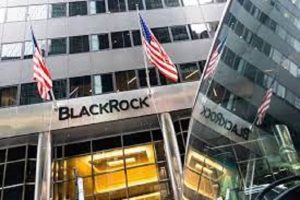 Read more about the article Asset Management Giants Eye Bitcoin ETFs: BlackRock, Fidelity, and Franklin Templeton Lead the Charge