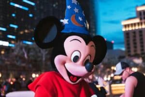 Mickey Mouse: the first Mickey Mouse is now in the public domain and the memecoin arrives.