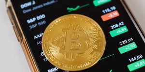 Bitcoin Price Faces Possible 20% Drop, Analyst Predicts ,000 Target Before Halving