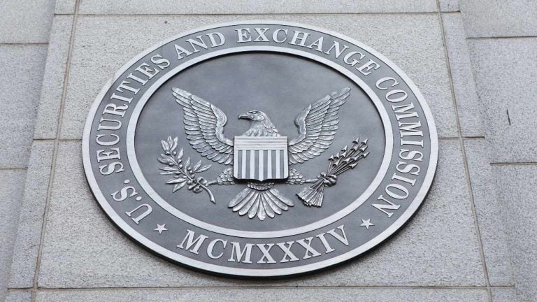 You are currently viewing SEC’s Revised ‘Dealer’ Definition Sparks Concerns Over Impact on Crypto Innovation