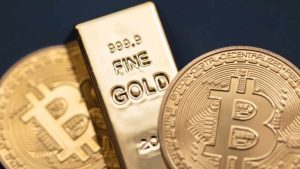 Read more about the article Peter Schiff Predicts Bitcoin ETF Bubble — Expects BTC to Crash When Gold Breaks Out