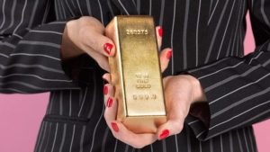 Read more about the article Analysts See Gold Reaching $2,600 per Ounce Amid Strong Market Demand