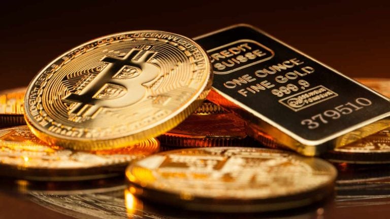 You are currently viewing JPMorgan Says ‘Unrealistic’ to Expect Bitcoin to Match Gold Within Investors’ Portfolios