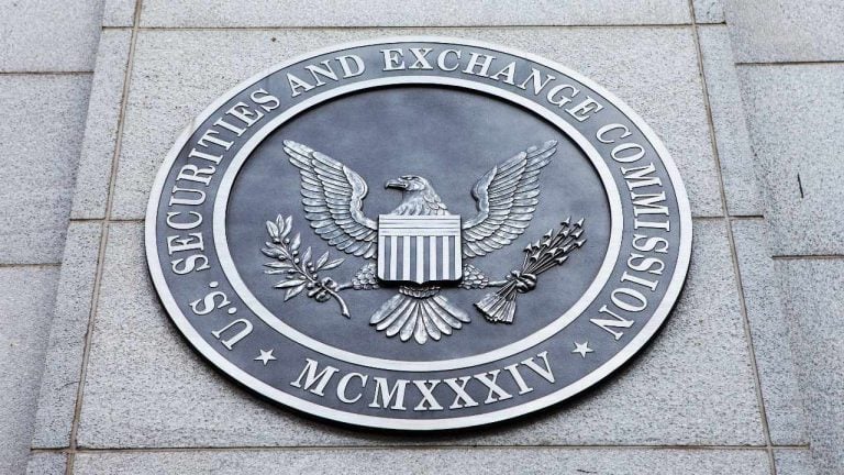 You are currently viewing US Senators Push SEC to Stop Approving Spot Crypto ETFs — Say Other Crypto Markets Risker Than Bitcoin