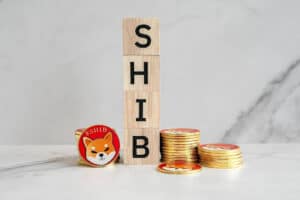 Read more about the article Shiba Inu and Solana Dip; Investors Turn to NuggetRush