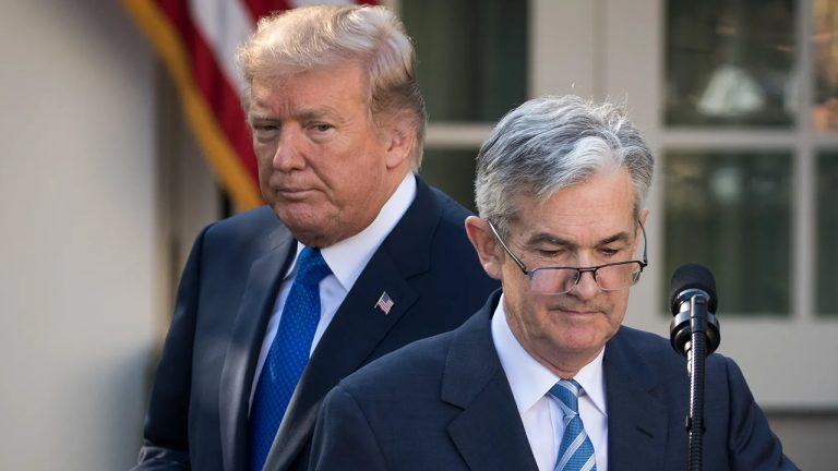 You are currently viewing Trump Suggests Presidents Should Weigh in on Fed Policies, Jabs at Powell’s Interest Rate Timing