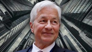 Jamie Dimon Says US Recession Still on the Horizon as JPMorgan Increases Forecast