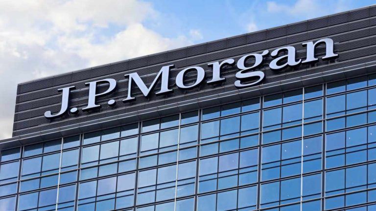 You are currently viewing JPMorgan Sees ‘Buy the Dip’ Opportunity After Market Selloff