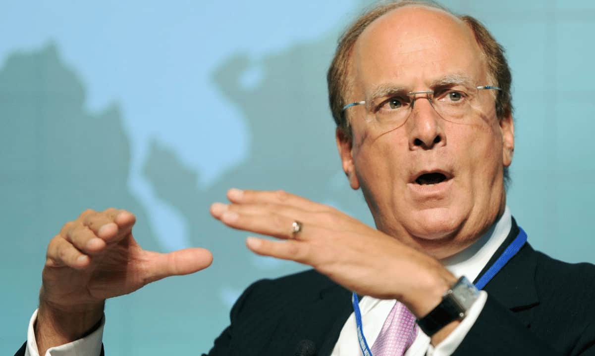 You are currently viewing BlackRock CEO Larry Fink Declares Bitcoin an Asset Class Comparable to Gold