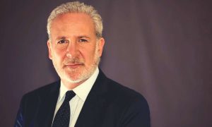 Read more about the article Peter Schiff Tells Michael Saylor to Take $4.3B Loan to Buy U.S. Government Bitcoin