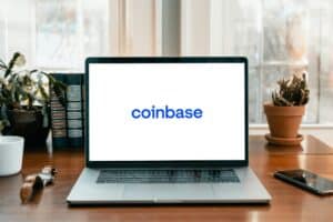 You are currently viewing Coinbase stock price in strong decline